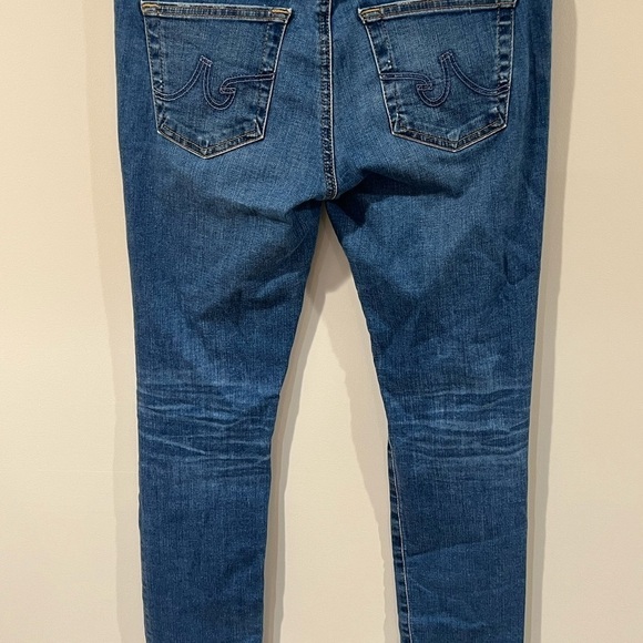 Women’s US 27R AG Medium Wash Distressed The STILT Cigarette Leg Jeans EUC - Picture 10 of 16